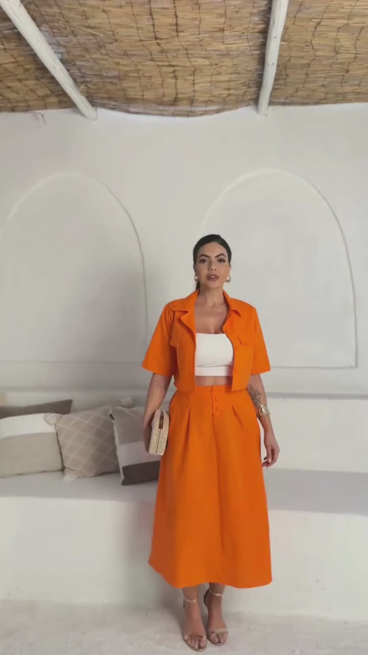 Conjunto Samanta® - Saia Midi Rodada Longa e Blusa Linho com Botões